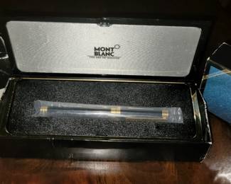 Mont Blanc fountain pen with 750 marking nib