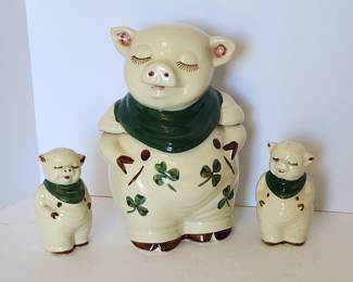Smiley & Winnie Pig Shawnee cookie jars, pitchers & S&P shakers