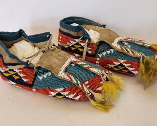 Dated 1934 fully beaded Sioux mens moccasins