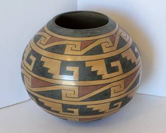 Mata Ortiz Casas Grandes pottery