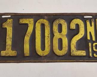 Many early Wyoming, Nebraska and other license plates