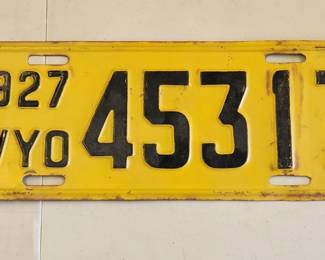 Many early Wyoming, Nebraska and other license plates