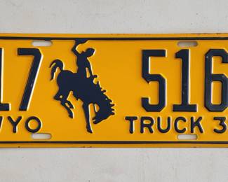 Many early Wyoming, Nebraska and other license plates