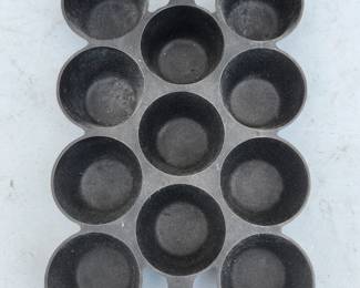 BIG collection of Griswold, Wagner & other cast iron cookware including many rare pieces