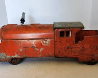 1930s MARX #3000 riding locomotive toy, 27" long