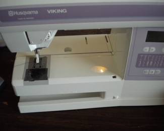 Husqvarna sewing machine like new