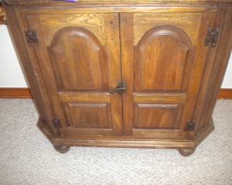 Entry hutch