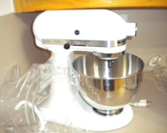 KitchenAid mixer works great