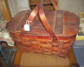 Pic-nic basket one of two