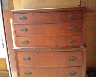 Antique chest of drawers