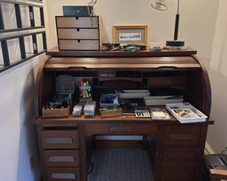Roll top desk