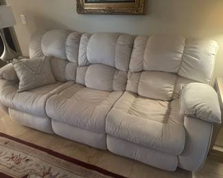 NEW SOUTHERN MOTION DELUXE CUSTOM POWER RECLINING SOFA WITH POWER RECLINERS ON BOTH ENDS AND INCLUDES NON-POWER RECLINER IN THE CENTER.