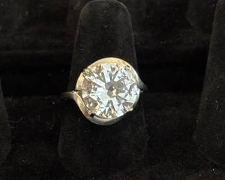 10k white gold ring
