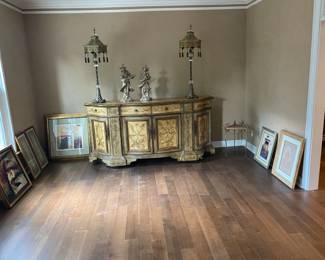 Hooker traditional style buffet in a tan & green painted finish. There are four drawers & four doors. What a grand buffet; Plenty of storage space with this piece