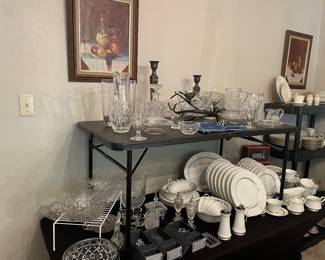 GORGEOUS VTG. OXFORD WHITE ECHO CHINA PLATINUM TRIM