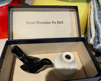 Royal Worchester Pie Bird 