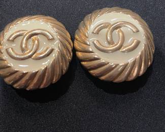 Chanel clip on earrings costume