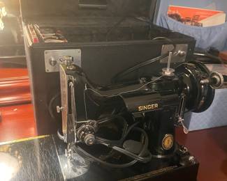 Vintage rare 1950's  Singer Featherweight Sewing Machine in original Case
