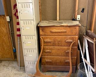 lockers, chest of drawers