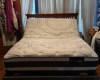 queen lift bed