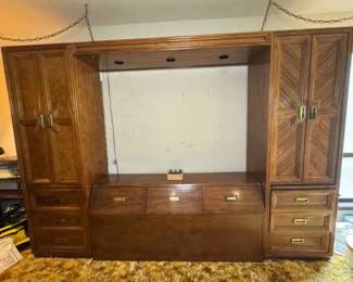 Huntley Furniture MCM Queen Headboard And Side Dressers