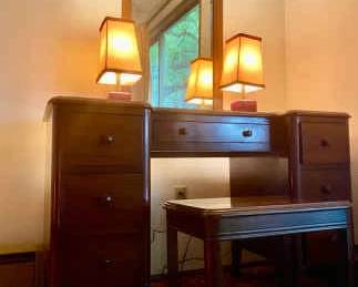 Vintage Solid Wood Vanity Bench With Detached Mirror  Two Lamps