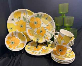 Vintage Netflix Poppy Trail Serving Platter Dinner Plates Cereal Bowls Mugs Saucers And More