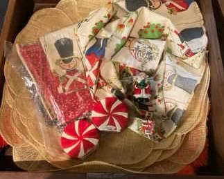 Christmas Ornaments And Cloth Decoration Mats With Vintage Linen Floral Placemats