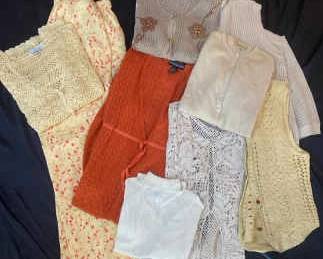 Vintage Light Weight Sweaters Vests With Floral Pants