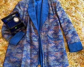 Vintage YingTai Co 323 Yates Road Shanghai Traditional Jacket And Trinket Music Box
