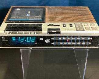 Vintage GE Clock Radio