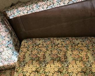 #367	flower hid a bed sofa w loose cushions 7 foot	 $30.00 
