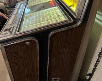 #143	Vintage GP 160 Rock-Ola Jukebox 	 $1,500.00 
