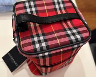 #126	Burberry Travel Case w tag nylon+C153	 $30.00 
