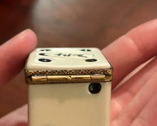 #214	Limoges single die trinket box	 $40.00 
