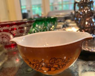 #277	Brown Pyrex - Made in USA set of 4 pieces 	 $150.00 
