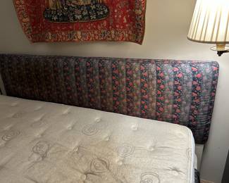 #2 Sleep Number i10 King Size Bed w/two Twin Platform Twins w/remote - You Move - w/stains $100.00
