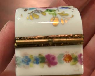 #219	Limoges floral pink shoebox trinket box	 $40.00 

