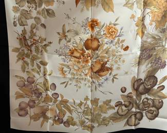 
#138	Gucci Silk Fall Pattern Scarf - approx 33x33	 $75.00 

