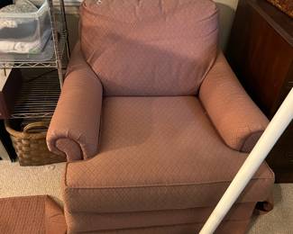 #370	highland club chair rose pattern 	 $35.00 
