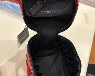#126	Burberry Travel Case w tag nylon+C153	 $30.00 
