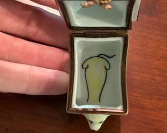 #200	Limoges dog house trinket box	 $60.00 
