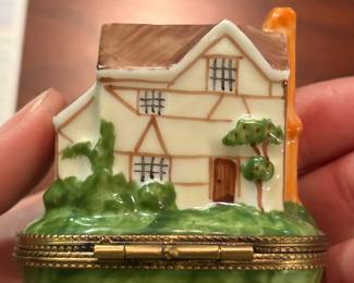 #216	Limoges Chateau Inn trinket box	 $50.00 
