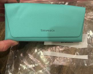 #114	Tiffany Eye Glasses Case w/Cloth - eggshell Blue	 $20.00 
