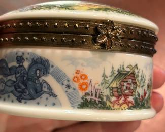 #225	Authentic Russian Onion Dome Jewelry Box	 $30.00 
