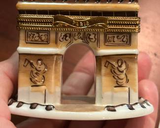 #215	Limoges Jacques Paris Arc de Triomphe, large 91/500 trinket box	 $55.00 
