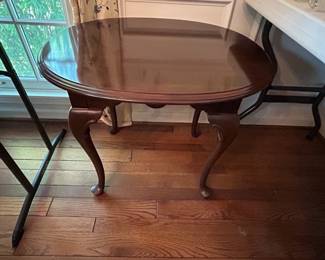 #27 Queen Oval Side Table - Wood - 23x30x23 $75.00
