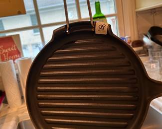 #288	Mustard Glazed Le Creuset Panini Pan	 $30.00 
