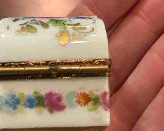  
#219	Limoges floral pink shoebox trinket box	 $40.00 
