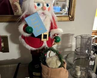 #179	Steinbach Santa Claus w/good Boys & Girls Book   #4768/7500	 $100.00 
